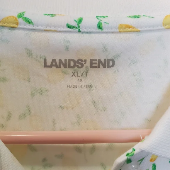 Lands End Top - Picture 2 of 5